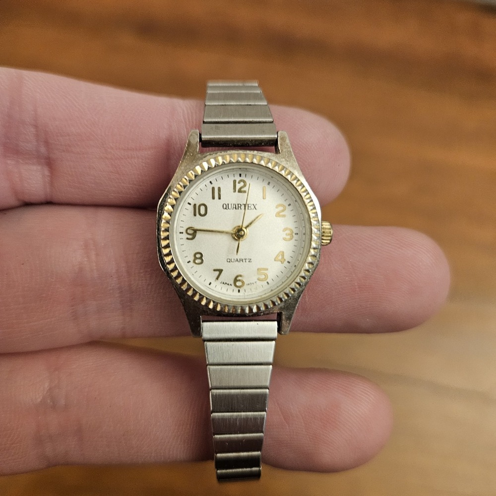 Quartex‎ Women's Vintage Quartz Wristwatch Metal Band Needs New Battery Untested